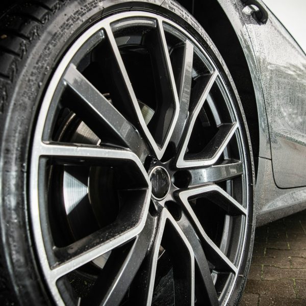 Alloy Wheel with Low Tire Profile